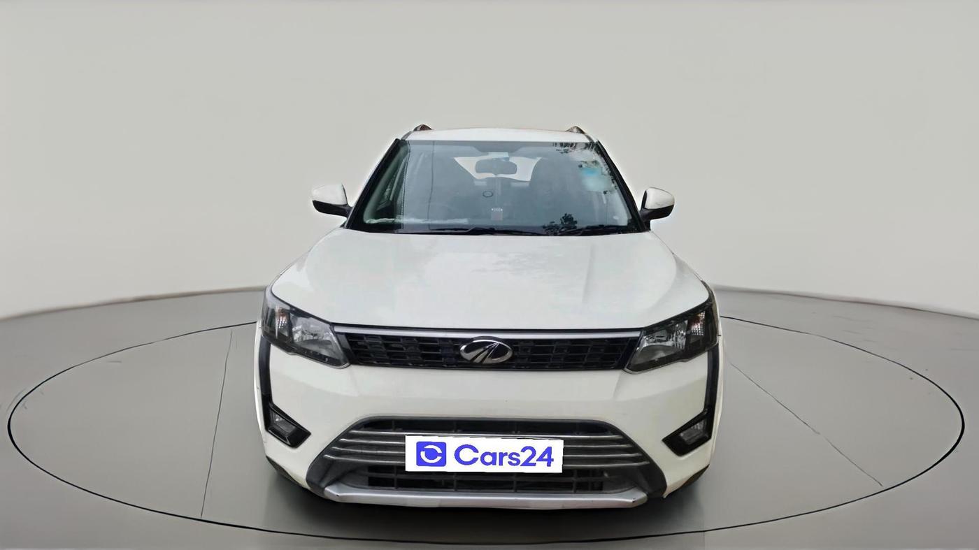 2019 Mahindra XUV300 W6 1.5 DIESEL, Diesel, Manual, 1,09,955 km, exterior