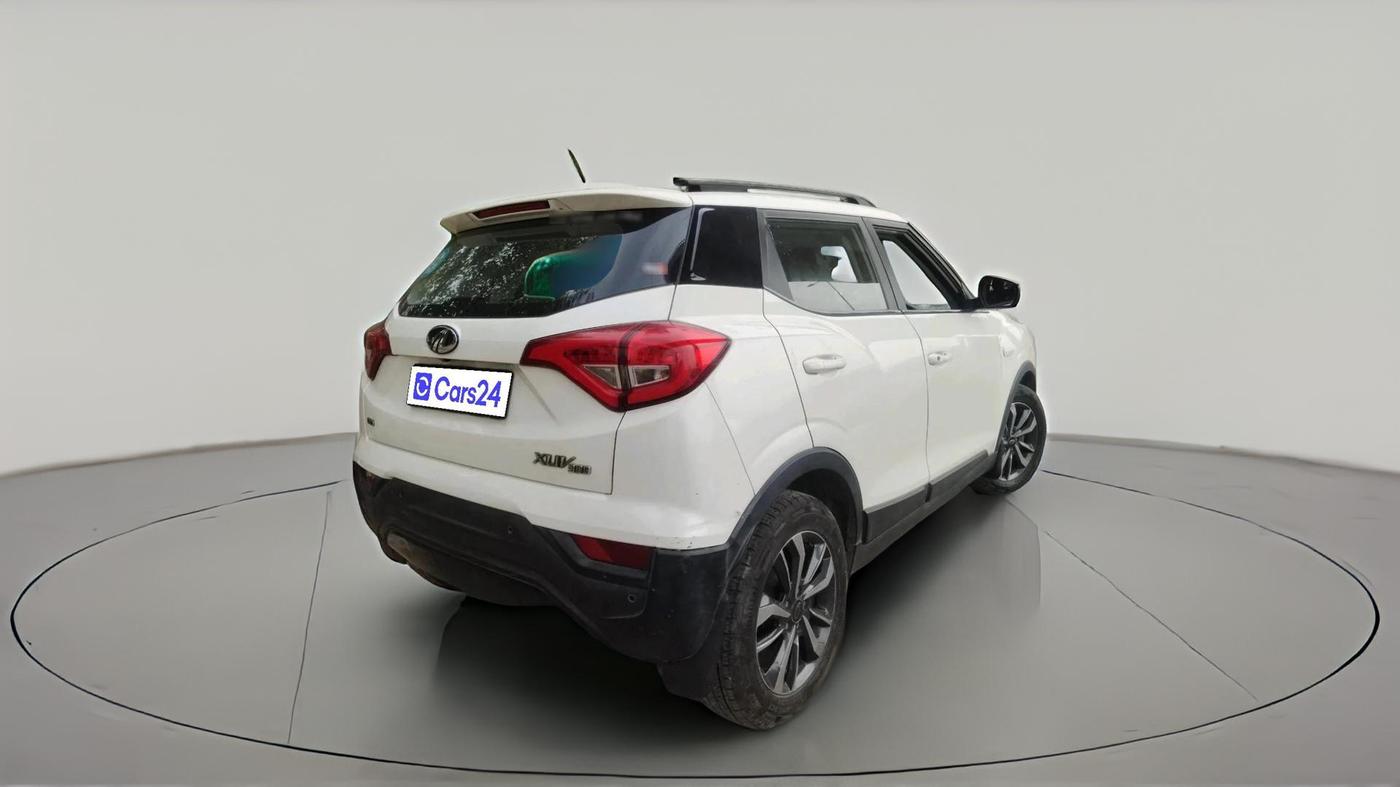 2019 Mahindra XUV300 W6 1.5 DIESEL, Diesel, Manual, 1,09,955 km, exterior