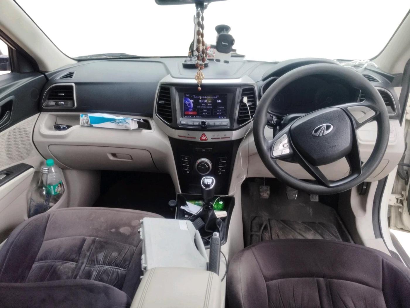 2019 Mahindra XUV300 W6 1.5 DIESEL, Diesel, Manual, 1,09,955 km, interior