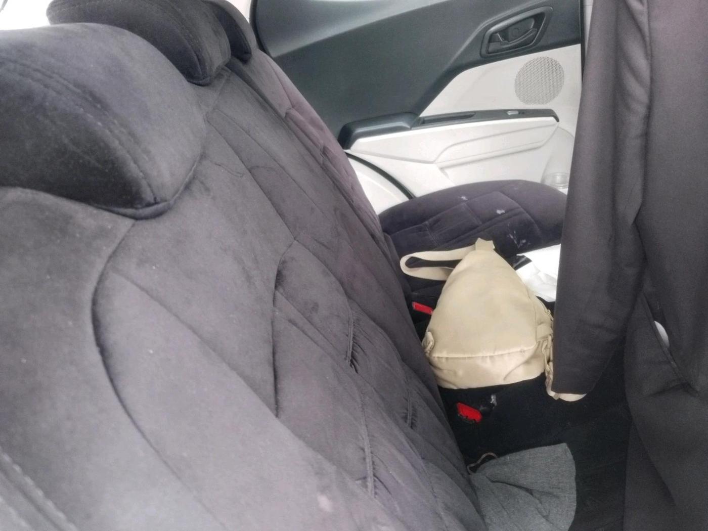 2019 Mahindra XUV300 W6 1.5 DIESEL, Diesel, Manual, 1,09,955 km, interior