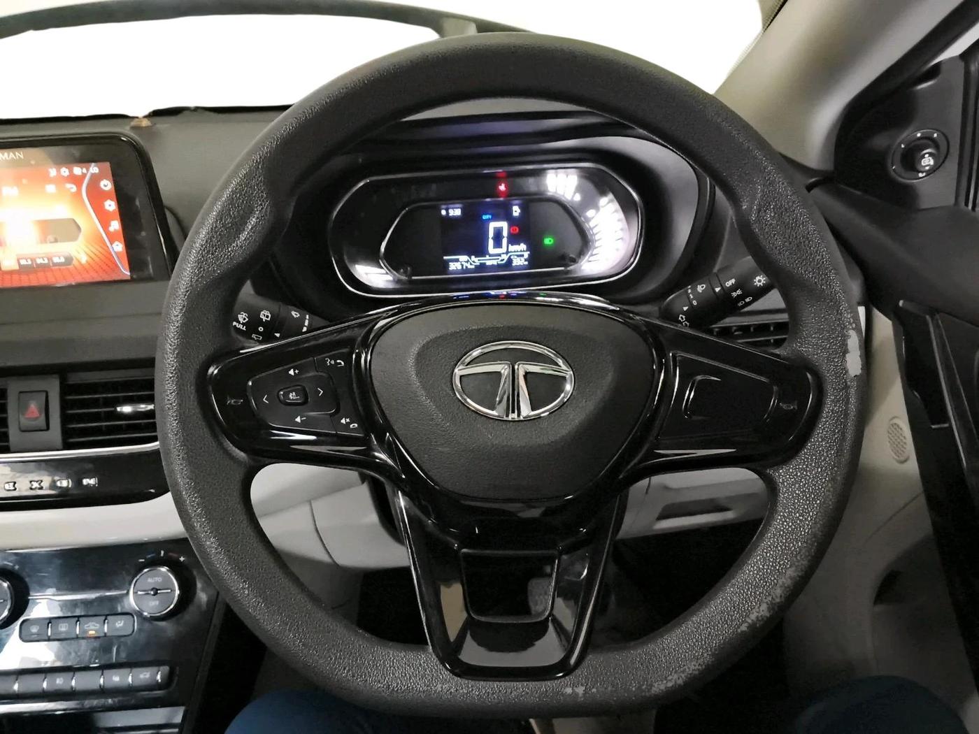 2022 Tata NEXON XZ PLUS PETROL, Petrol, Manual, 32,674 km, interior