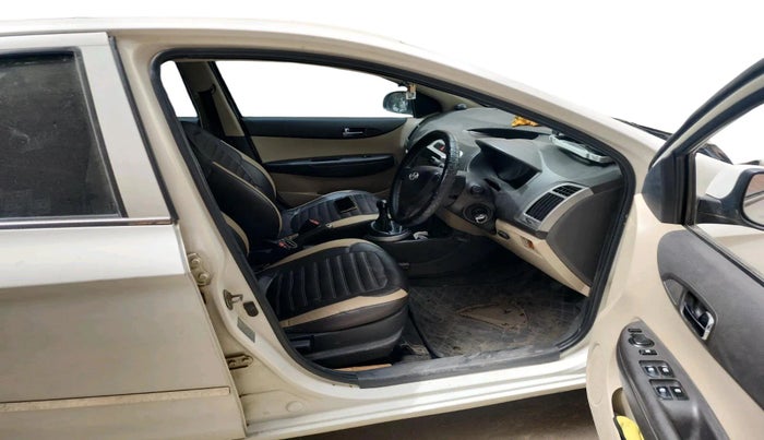 2013 Hyundai i20 MAGNA (O) 1.2, CNG, Manual, 76,942 km, interior