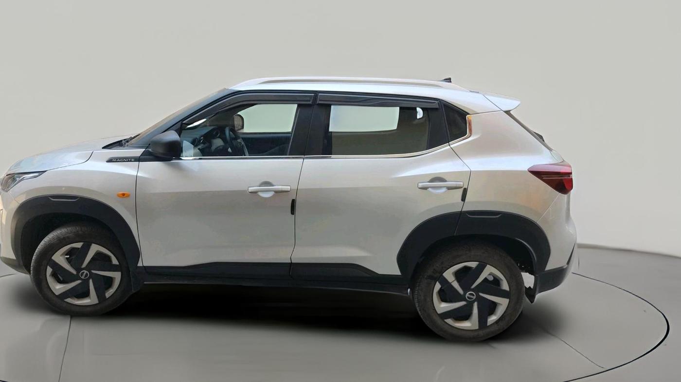 2024 Nissan MAGNITE  XE AMT EZ Shift, Petrol, Automatic, 3,672 km, exterior