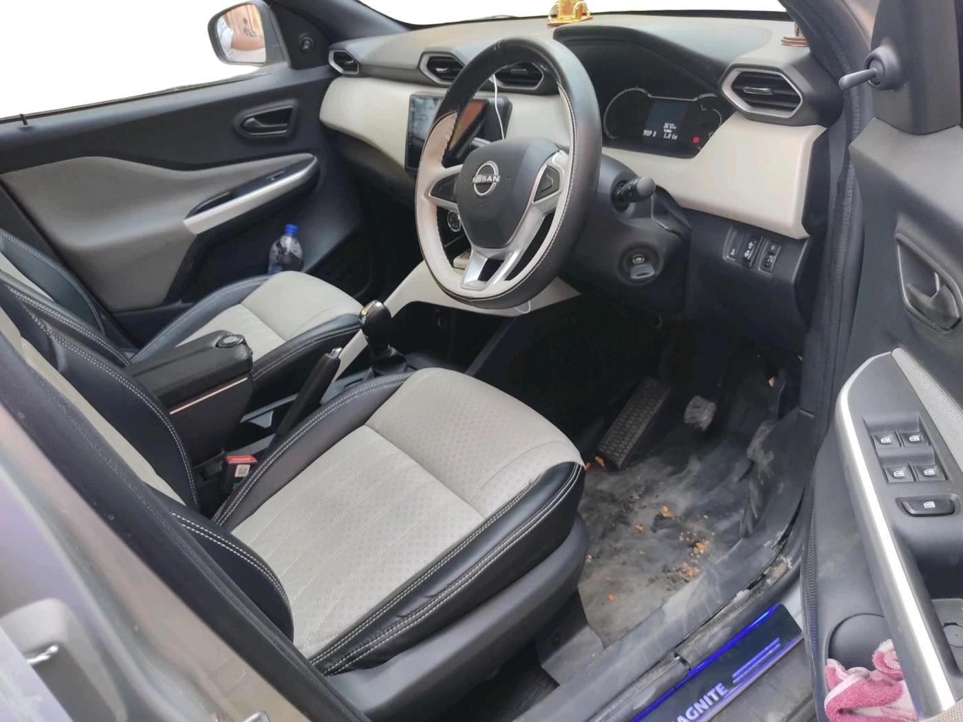 2024 Nissan MAGNITE  XE AMT EZ Shift, Petrol, Automatic, 3,672 km, interior