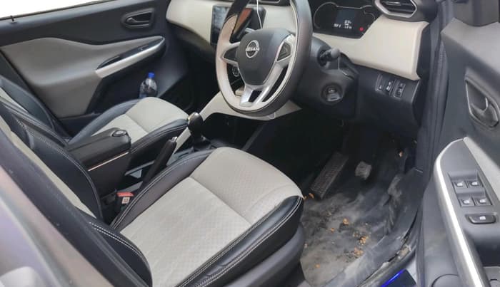 2024 Nissan MAGNITE  XE AMT EZ Shift, Petrol, Automatic, 3,672 km, interior