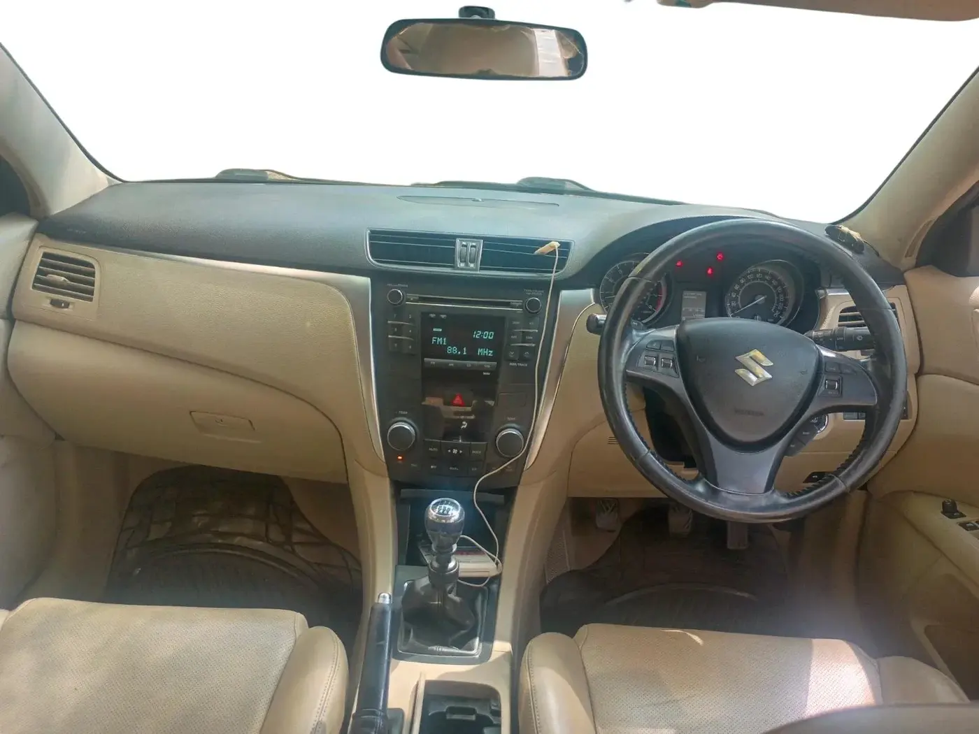 2012 Maruti Kizashi 2.4L MT, Petrol, Manual, 78,736 km, interior