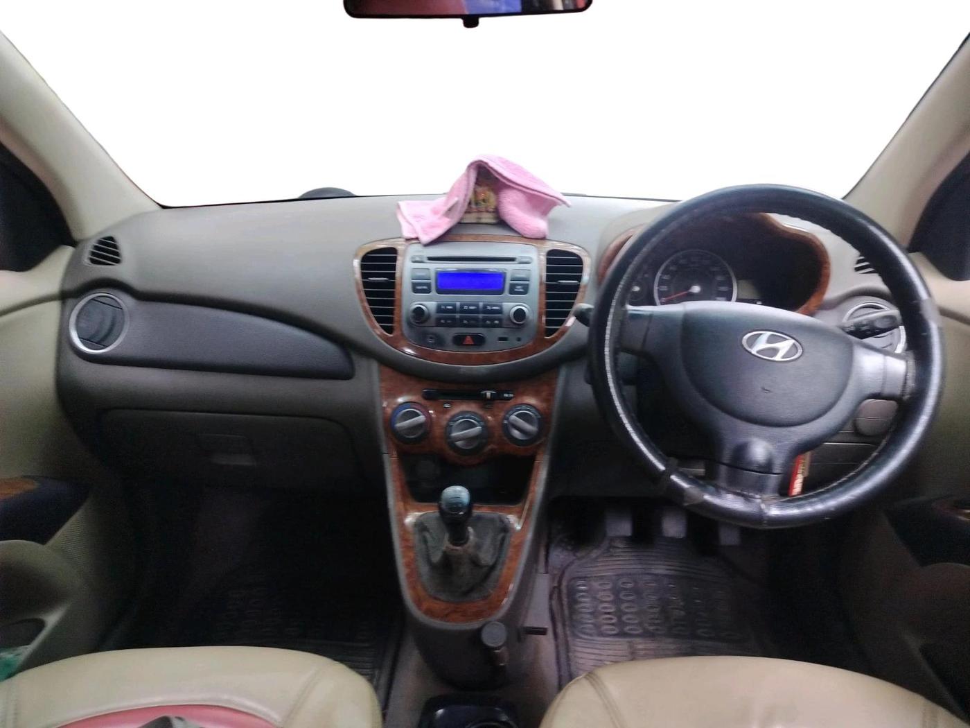 2011 Hyundai i10 MAGNA 1.2, Petrol, Manual, 1,19,186 km, interior