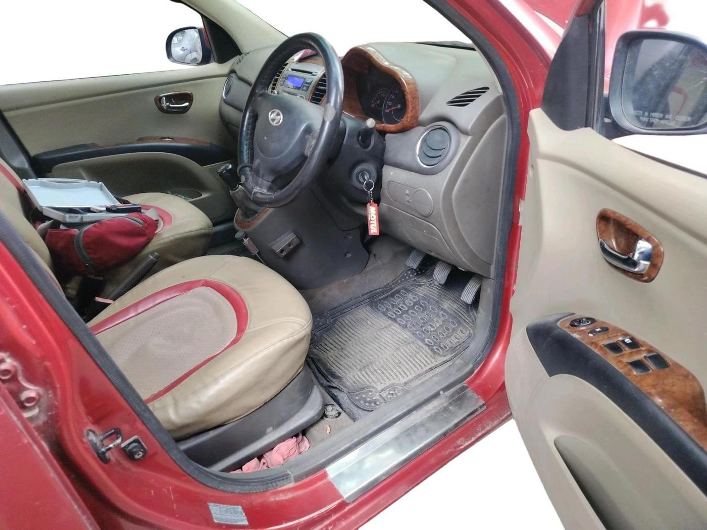 2011 Hyundai i10 MAGNA 1.2, Petrol, Manual, 1,19,186 km, interior