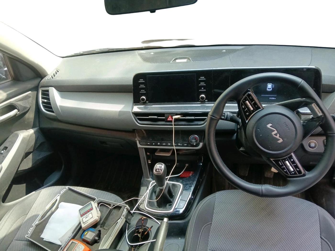 2024 KIA SELTOS  HTK PLUS 1.5 PETROL MT, Petrol, Manual, 31,056 km, interior