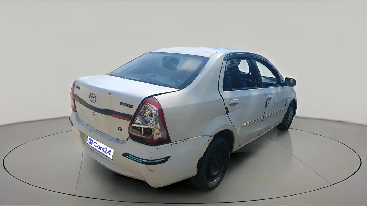2011 Toyota Etios G, CNG, Manual, 1,36,257 km, exterior