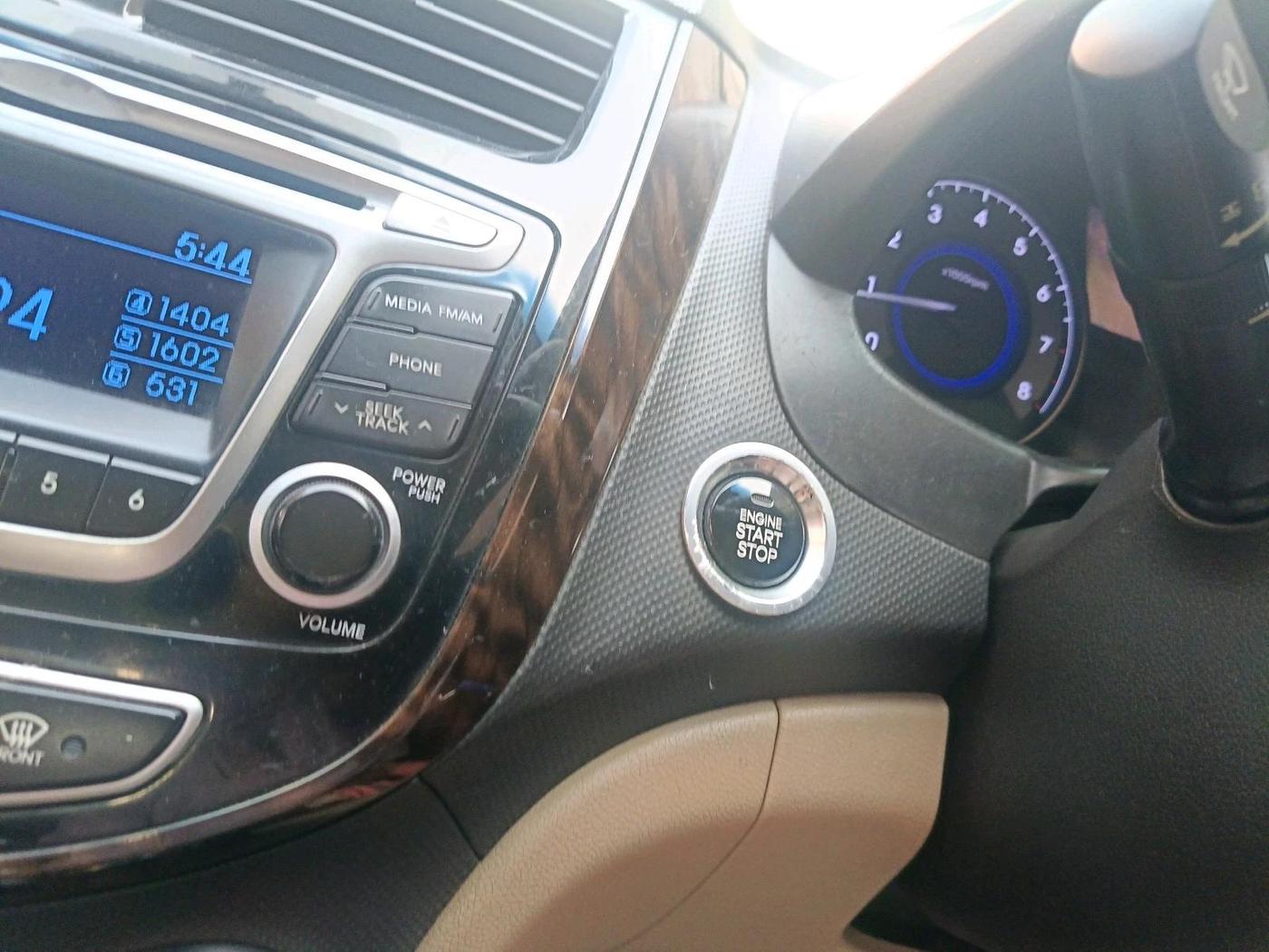 2015 Hyundai Verna FLUIDIC 4S 1.6 VTVT S AT, Petrol, Automatic, 64,784 km, interior