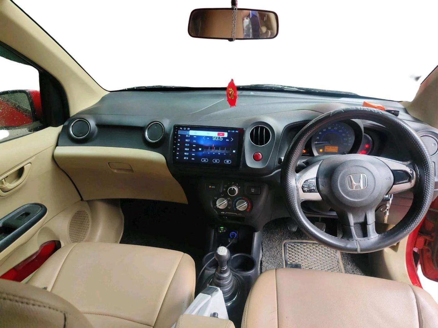 2015 Honda Brio S MT, CNG, Manual, 48,153 km, interior
