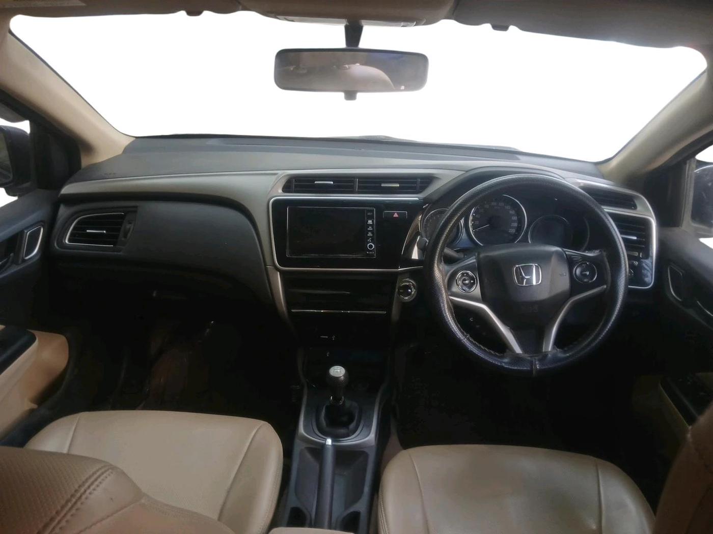 2019 Honda City 1.5L I-VTEC V MT, CNG, Manual, 1,50,350 km, interior