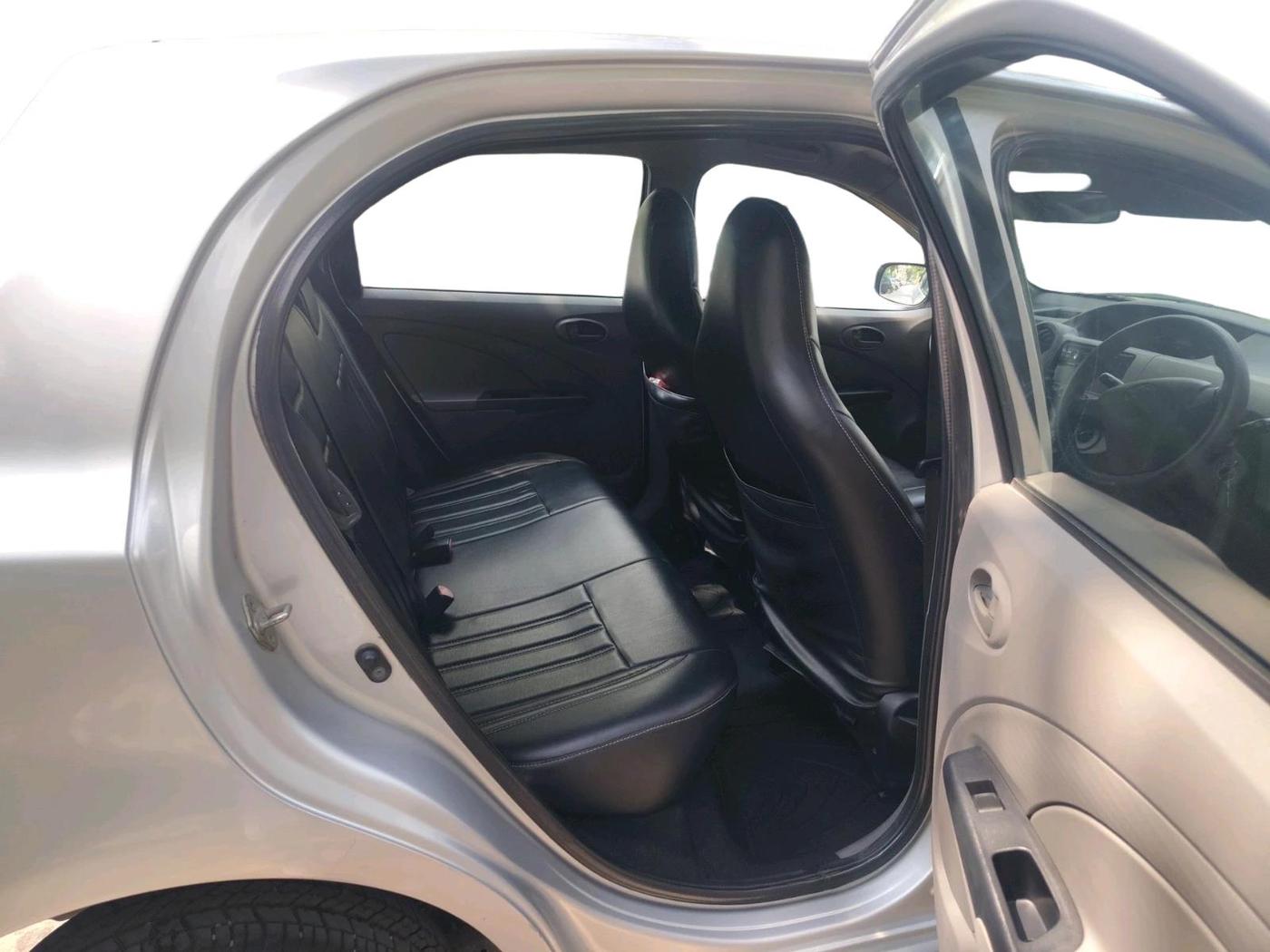 2011 Toyota Etios Liva G, Petrol, Manual, 58,600 km, interior