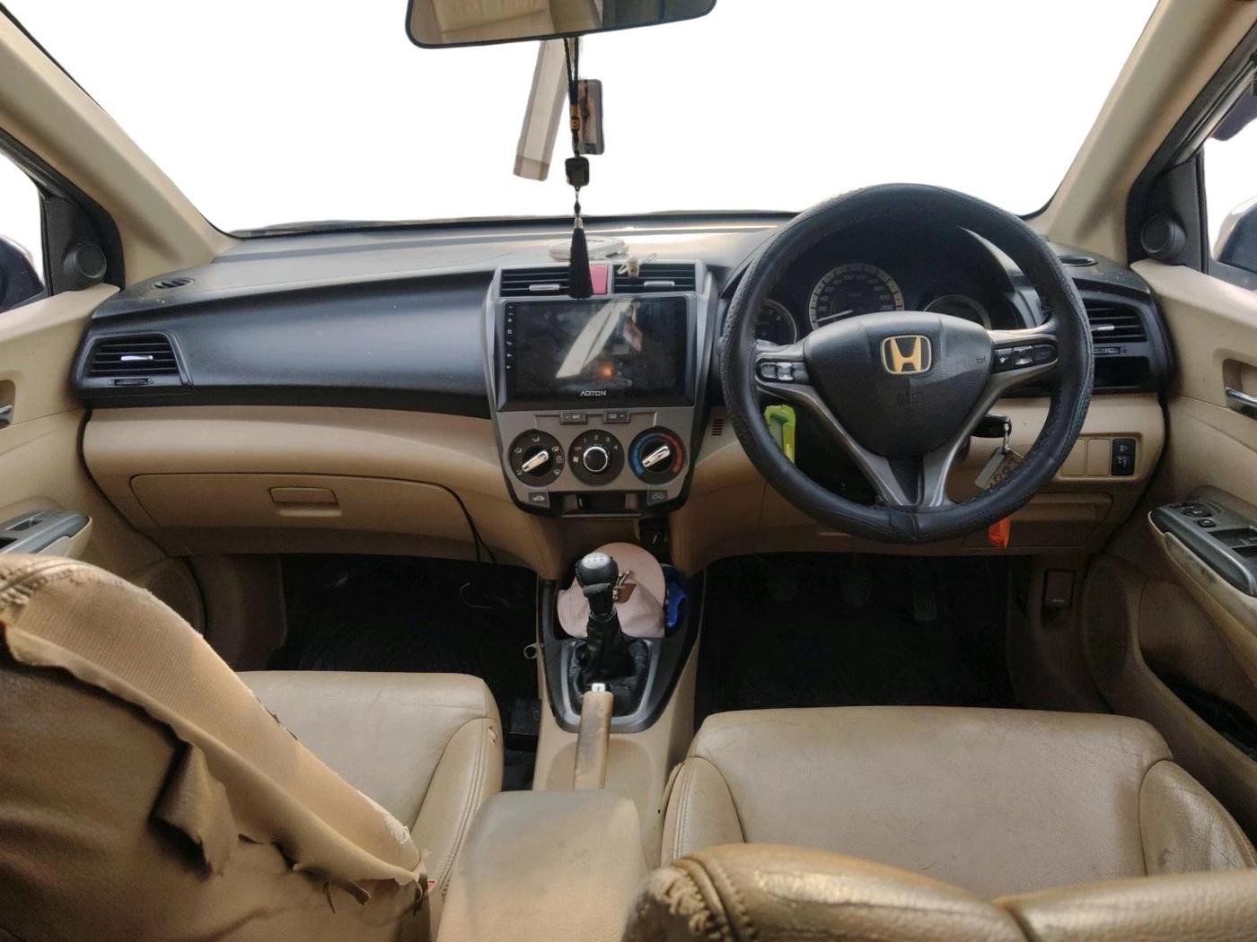 2012 Honda City 1.5L I-VTEC V MT SUNROOF, Petrol, Manual, 1,07,990 km, interior