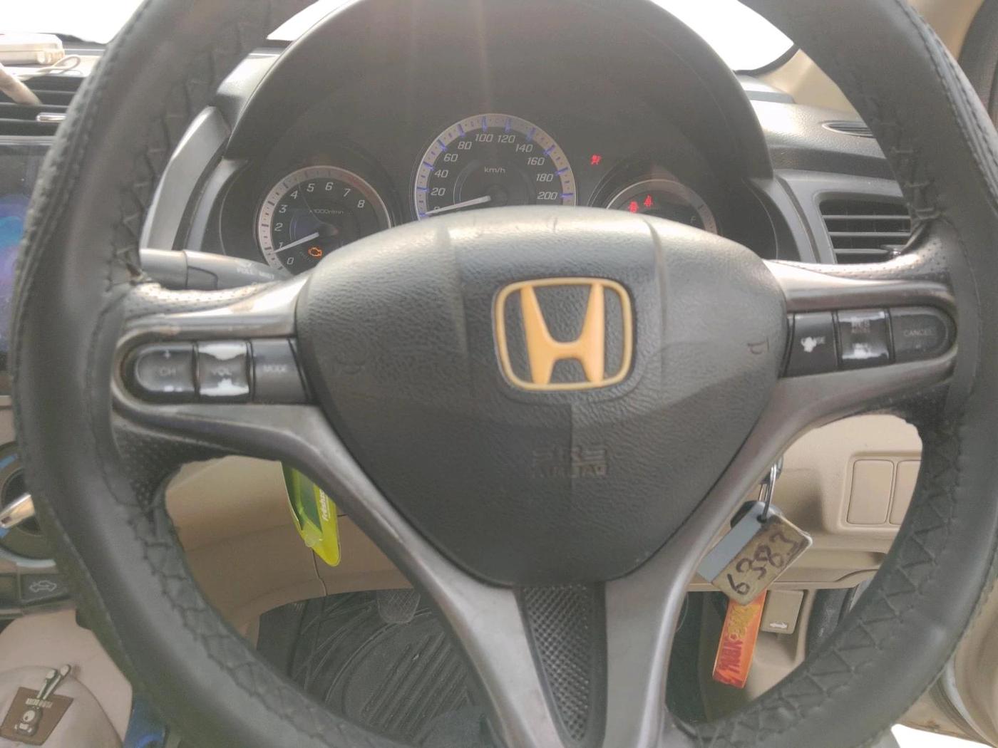 2012 Honda City 1.5L I-VTEC V MT SUNROOF, Petrol, Manual, 1,07,990 km, interior