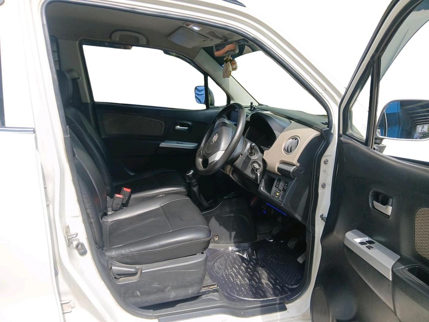 2016 Maruti Wagon R 1.0 LXI CNG, CNG, Manual, 41,803 km, interior