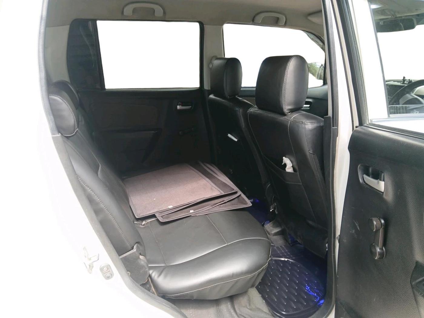 2016 Maruti Wagon R 1.0 LXI CNG, CNG, Manual, 41,803 km, interior