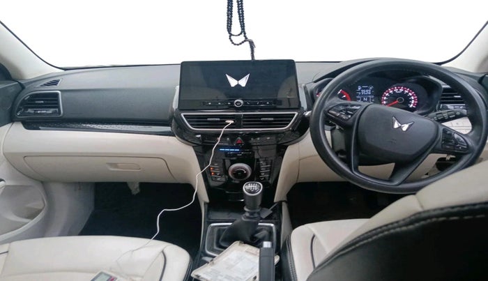 2024 Mahindra XUV 3XO MX3 1.2 L TCMPFi, Petrol, Manual, 18,287 km, interior