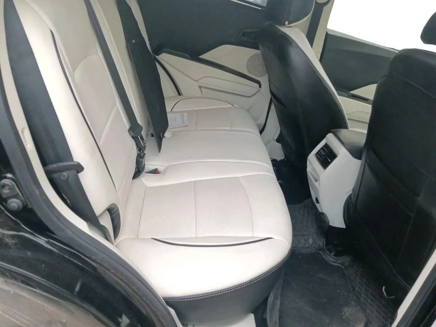 2024 Mahindra XUV 3XO MX3 1.2 L TCMPFi, Petrol, Manual, 18,400 km, interior