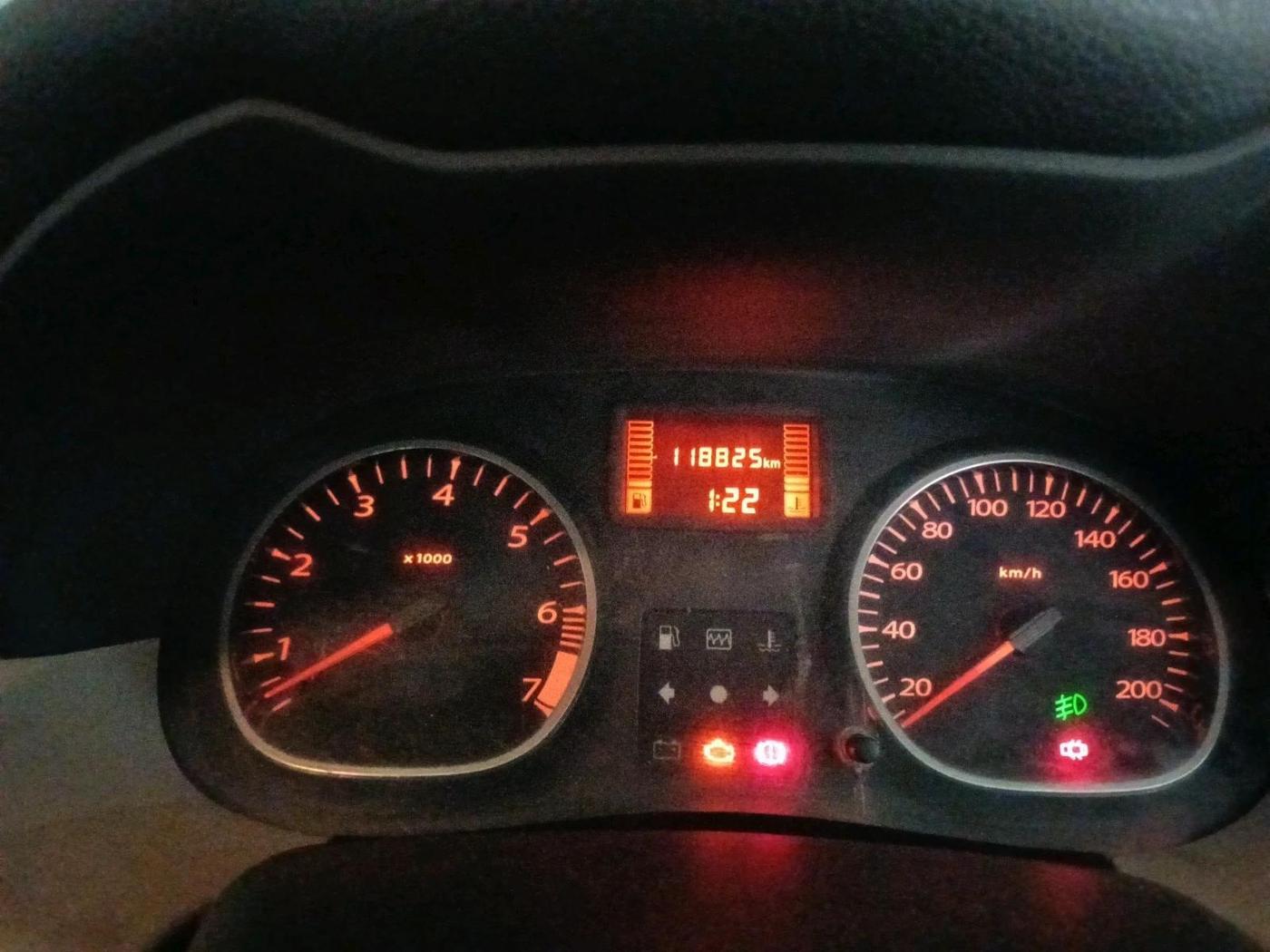 2013 Renault Duster RXL PETROL, Petrol, Manual, 1,18,825 km, interior