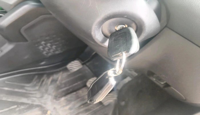 2023 Renault Kiger RXE MT, Petrol, Manual, 19,490 km, interior