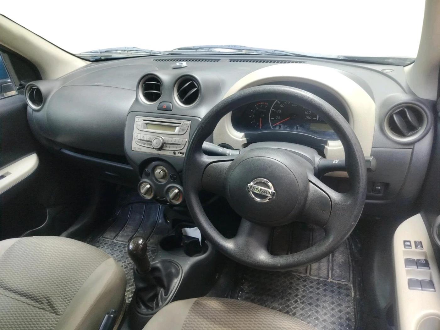 2016 Nissan Micra Active XV, Petrol, Manual, 43,717 km, interior