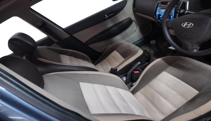 2013 Hyundai i20 MAGNA 1.2, Petrol, Manual, 28,229 km, interior