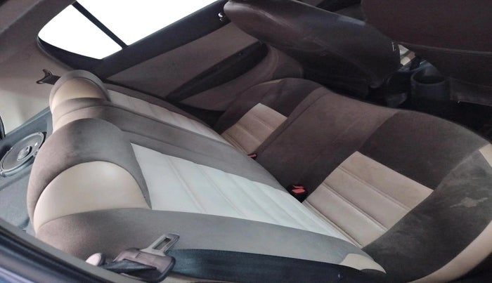 2013 Hyundai i20 MAGNA 1.2, Petrol, Manual, 28,229 km, interior