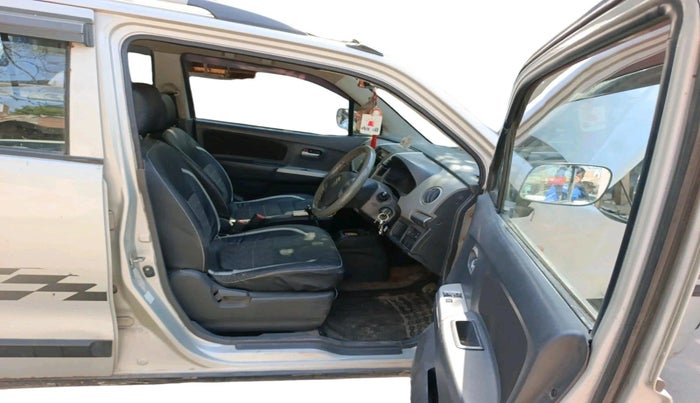 2011 Maruti Wagon R 1.0 LXI, Petrol, Manual, 81,196 km, interior