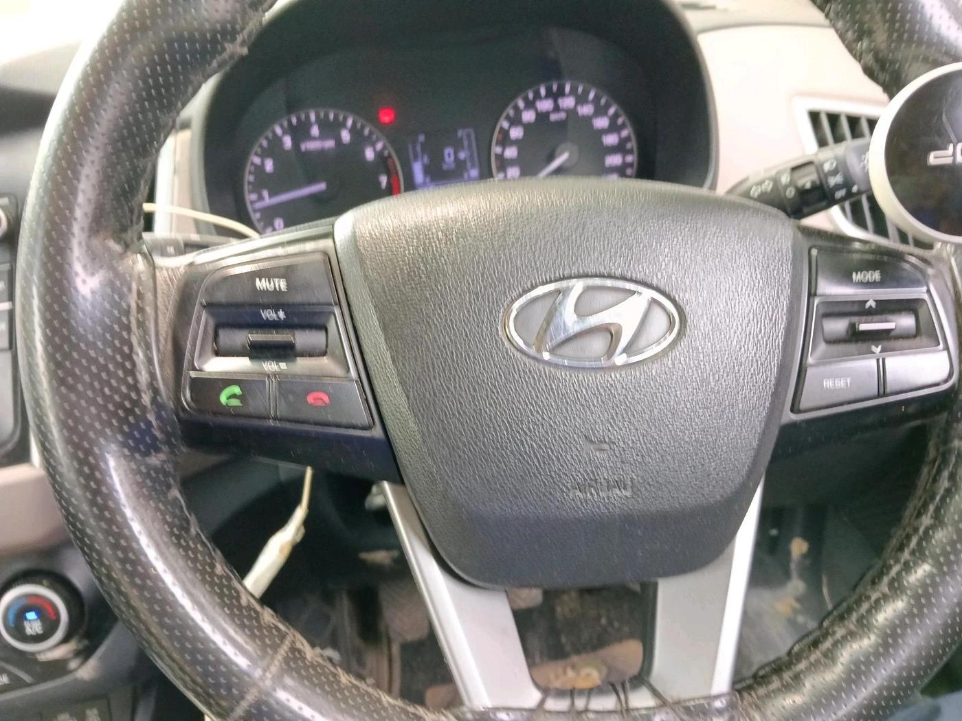 2018 Hyundai Creta SX PLUS 1.6 PETROL, Petrol, Manual, 2,01,953 km, interior