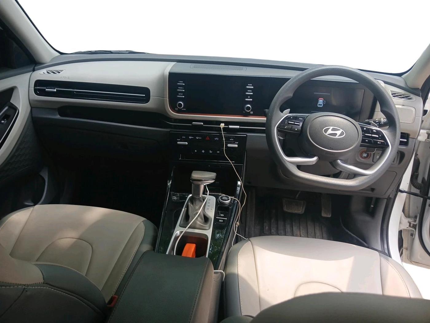 2025 Hyundai Creta 1.5 S (O) MPi iVT, Petrol, Automatic, 15,184 km, interior