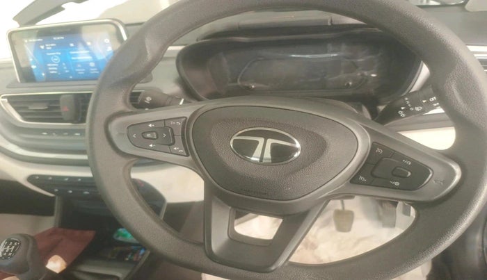 2025 Tata ALTROZ XM PLUS PETROL, Petrol, Manual, 1,075 km, interior