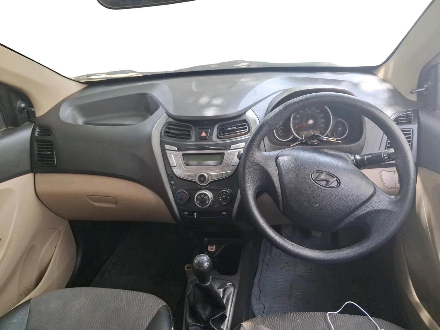 2014 Hyundai Eon MAGNA +, Petrol, Manual, 33,630 km, interior