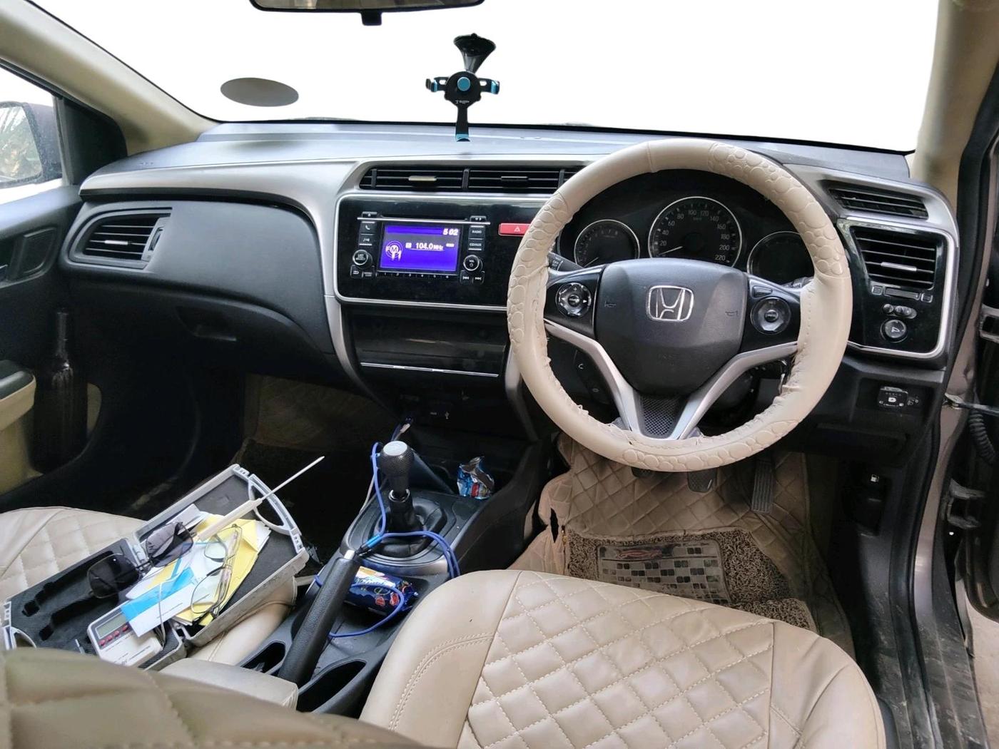 2015 Honda City 1.5L I-VTEC V MT, CNG, Manual, 70,936 km, interior