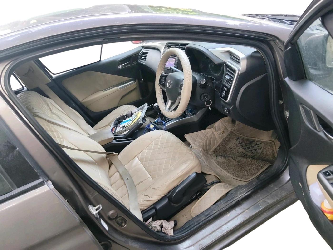 2015 Honda City 1.5L I-VTEC V MT, CNG, Manual, 70,936 km, interior