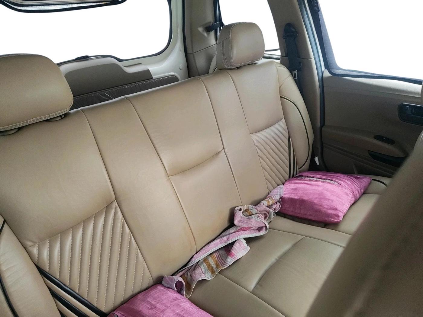 2022 Mahindra BOLERO NEO N 8, Diesel, Manual, 39,552 km, interior