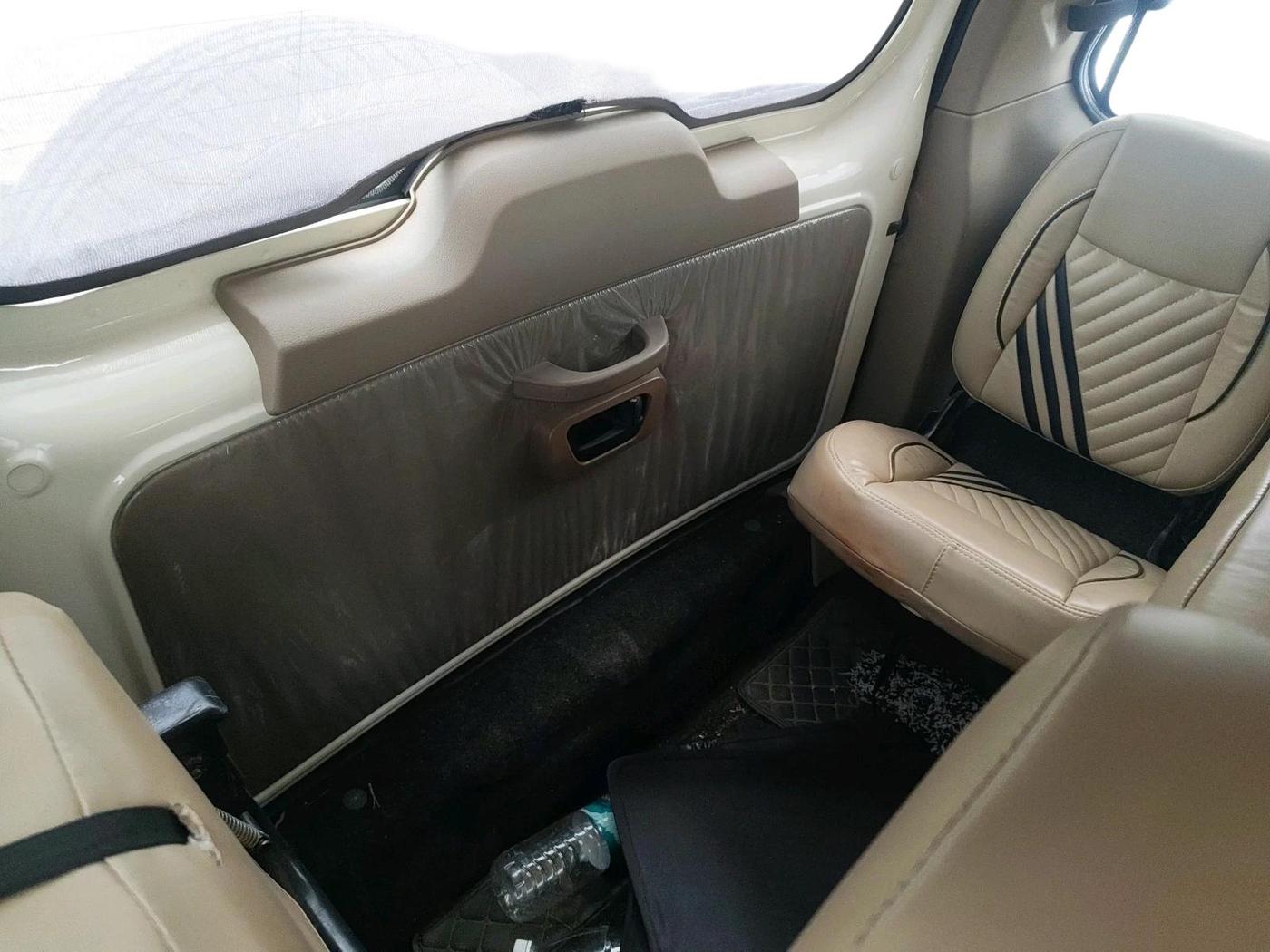 2022 Mahindra BOLERO NEO N 8, Diesel, Manual, 39,552 km, interior