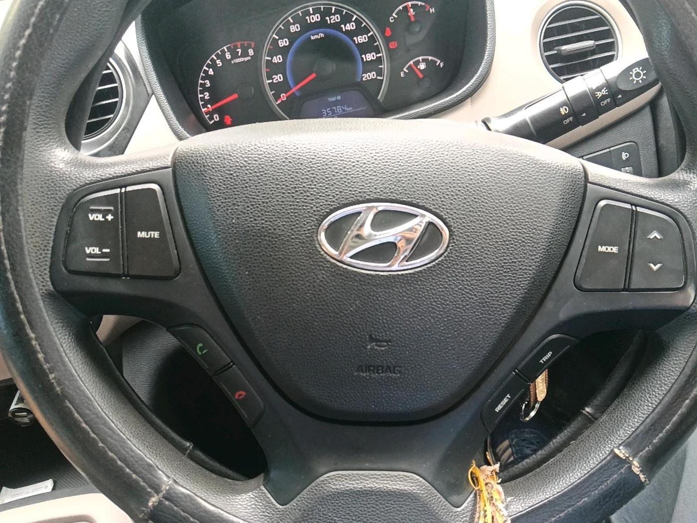 2016 Hyundai Grand i10 SPORTZ 1.2 KAPPA VTVT, Petrol, Manual, 41,931 km, interior