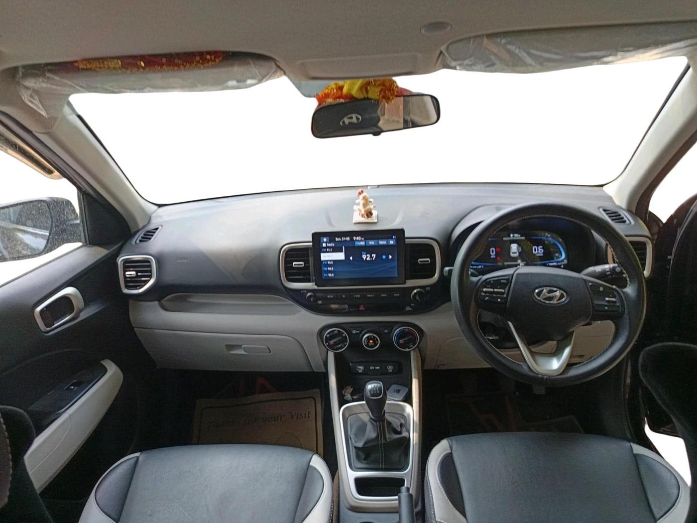 2024 Hyundai VENUE S(O) 1.2, Petrol, Manual, 9,752 km, interior