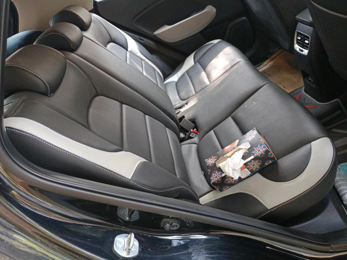 2024 Hyundai VENUE S(O) 1.2, Petrol, Manual, 9,752 km, interior