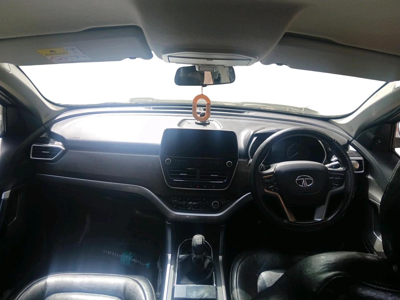 2019 Tata Harrier XT 2.0L KRYOTEC, Diesel, Manual, 61,346 km, interior