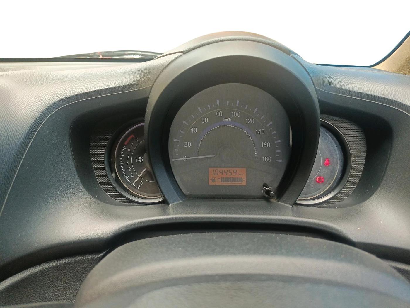 2015 Honda Amaze 1.2L I-VTEC VX, Petrol, Manual, 1,04,459 km, interior