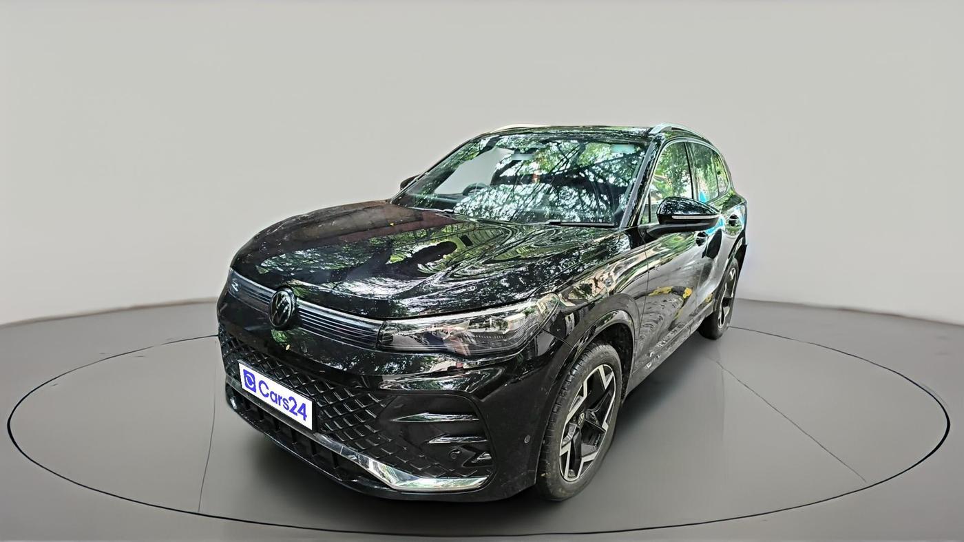 2025 Volkswagen Tiguan R-Line 2.0L TSI, Petrol, Automatic, 1,094 km, exterior
