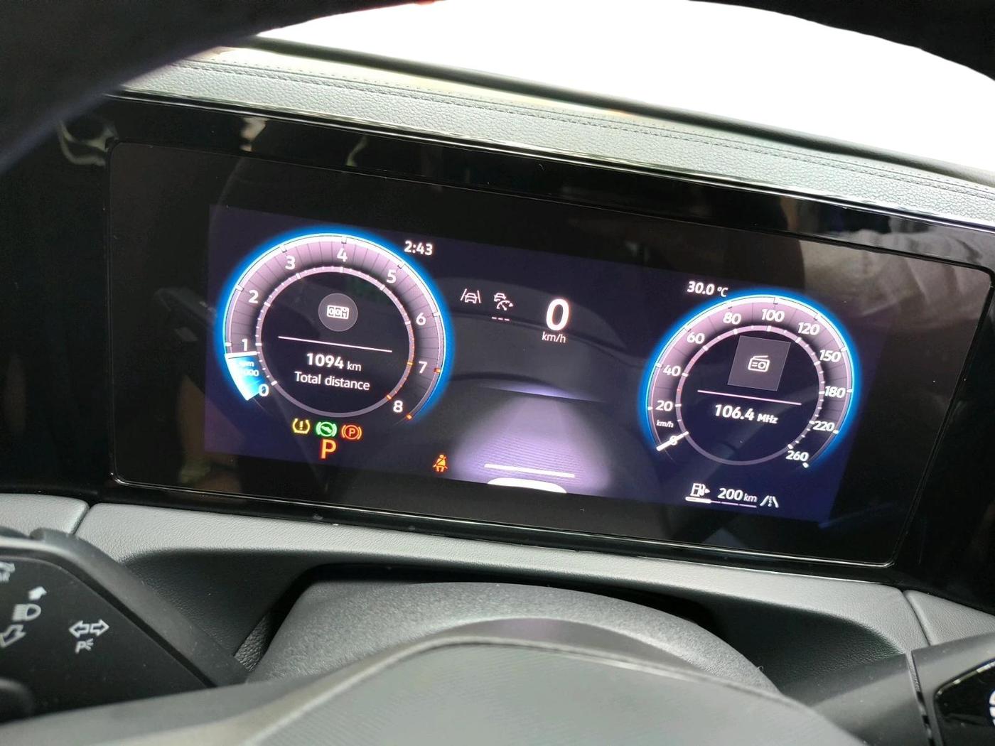2025 Volkswagen Tiguan R-Line 2.0L TSI, Petrol, Automatic, 1,094 km, interior