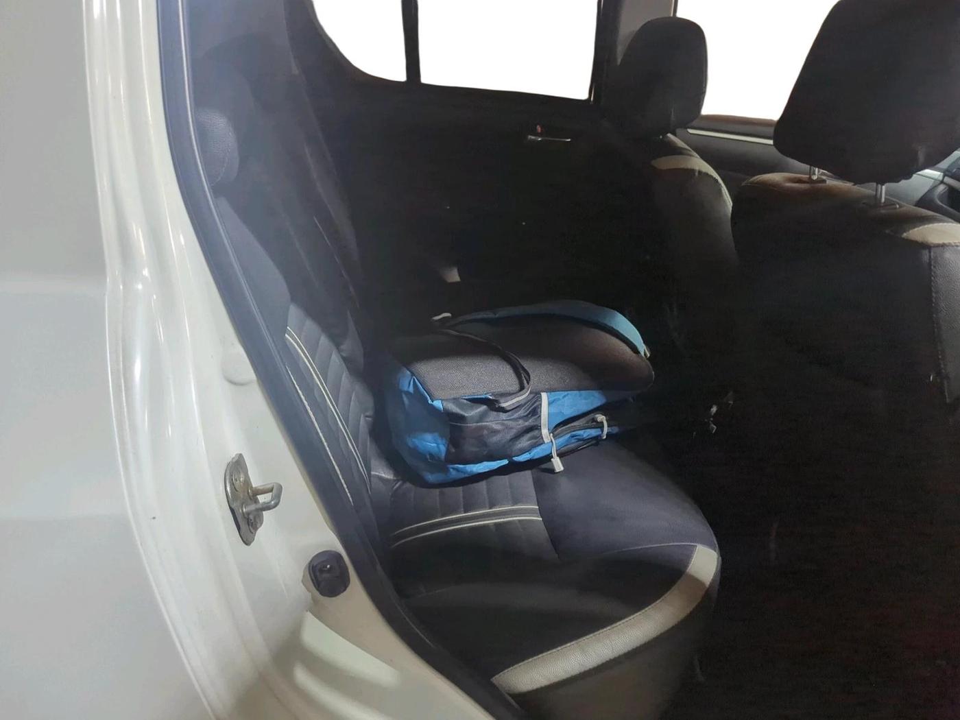 2015 Maruti Swift VXI, Petrol, Manual, 47,873 km, interior
