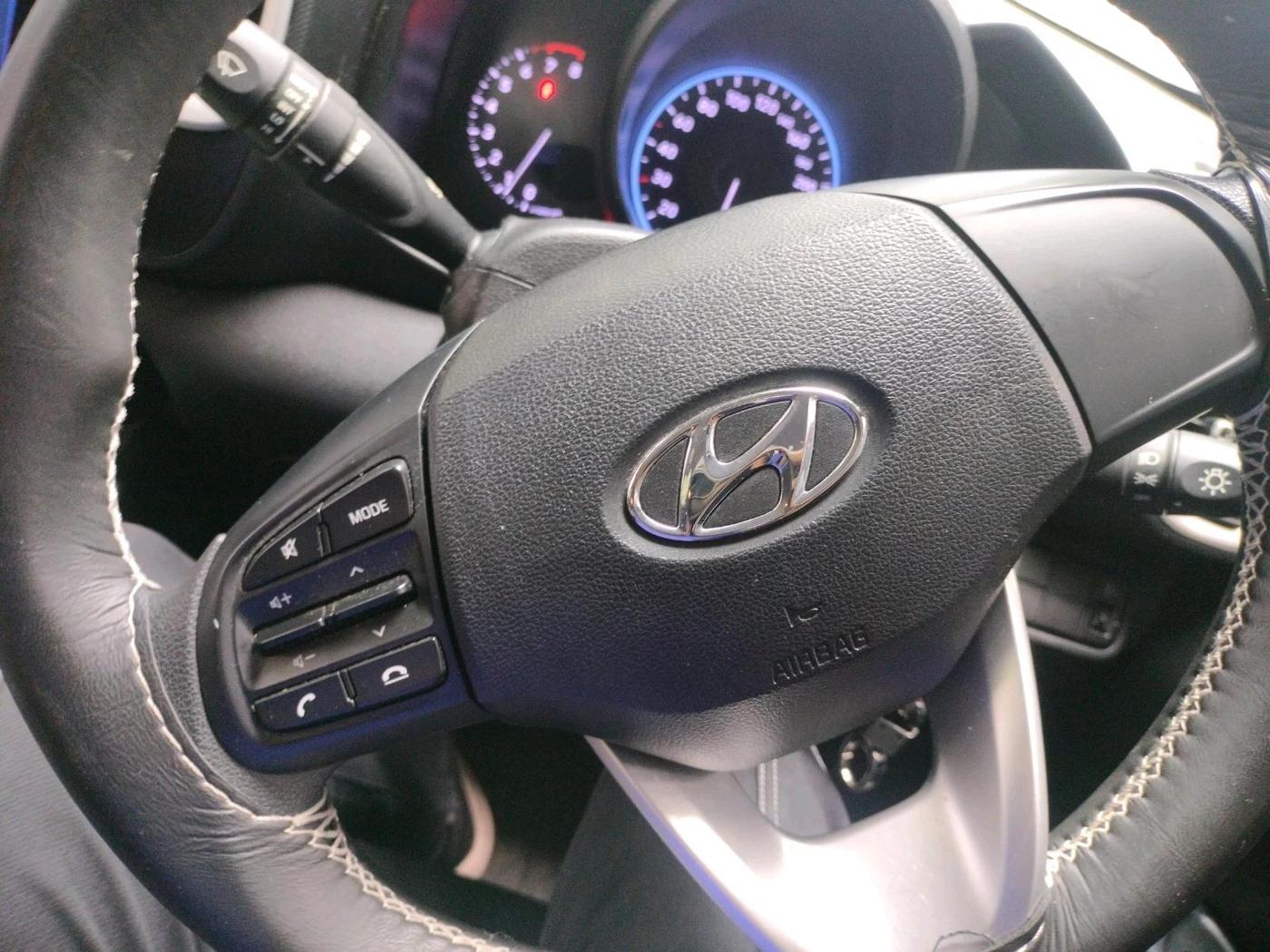 2020 Hyundai VENUE S 1.2, Petrol, Manual, 27,530 km, interior
