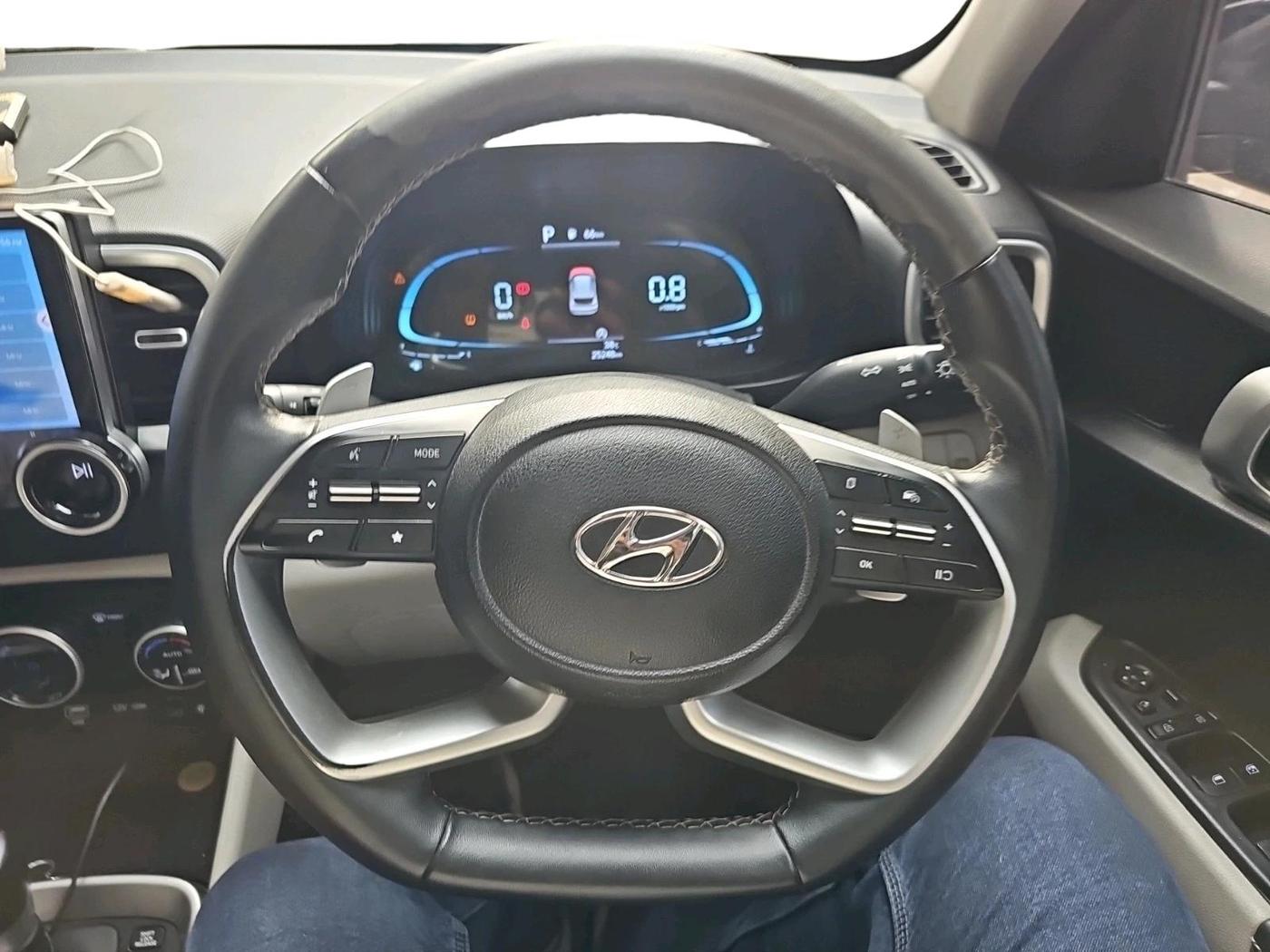 2023 Hyundai VENUE SX (O) 1.0 TURBO DCT, Petrol, Automatic, 25,248 km, interior