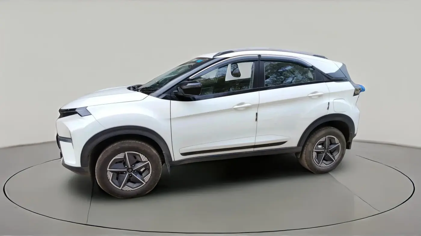 2024 Tata NEXON CREATIVE  AMT 1.2 PETROL, Petrol, Automatic, 11,706 km, exterior