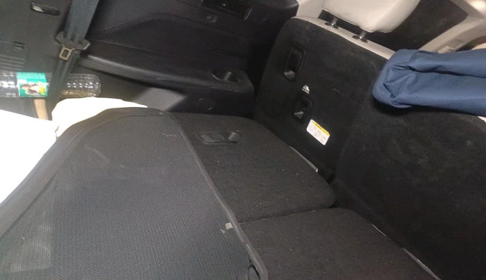 2022 Mahindra XUV700 AX 5 D AT 7 STR, Diesel, Automatic, 60,063 km, interior